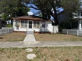 2843 2nd Ave S in St. Petersburg, FL - Building Photo