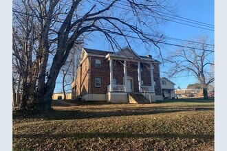 212 W Jefferson St, Unit C in Potosi, MO - Building Photo - Building Photo