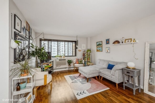 607 W Wrightwood Ave in Chicago, IL - Building Photo - Building Photo