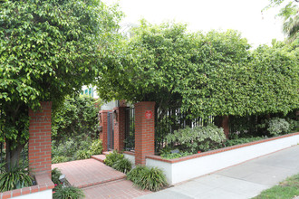 145 S Camden Dr in Beverly Hills, CA - Building Photo - Building Photo