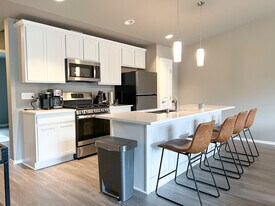 2371 Irontree Pl in Anchorage, AK - Building Photo