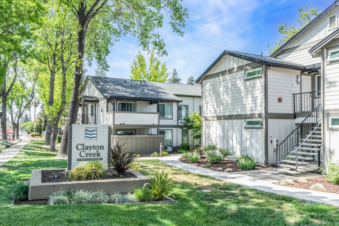 Clayton Creek Apartments in Concord, CA - Foto de edificio