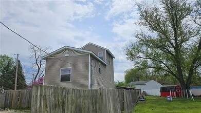 924 Grace St in Lorain, OH - Building Photo - Building Photo