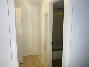 4570 MacArthur Blvd NW in Washington, DC - Building Photo - Building Photo