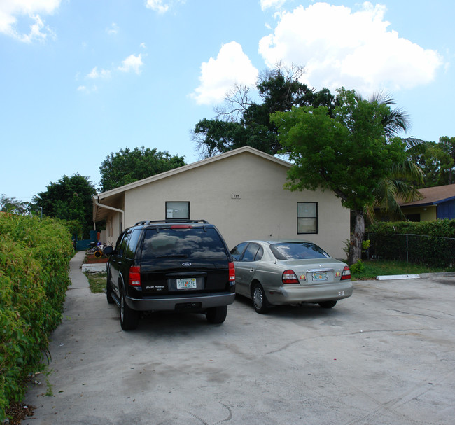 712 SW 16th Ave in Fort Lauderdale, FL - Building Photo - Building Photo