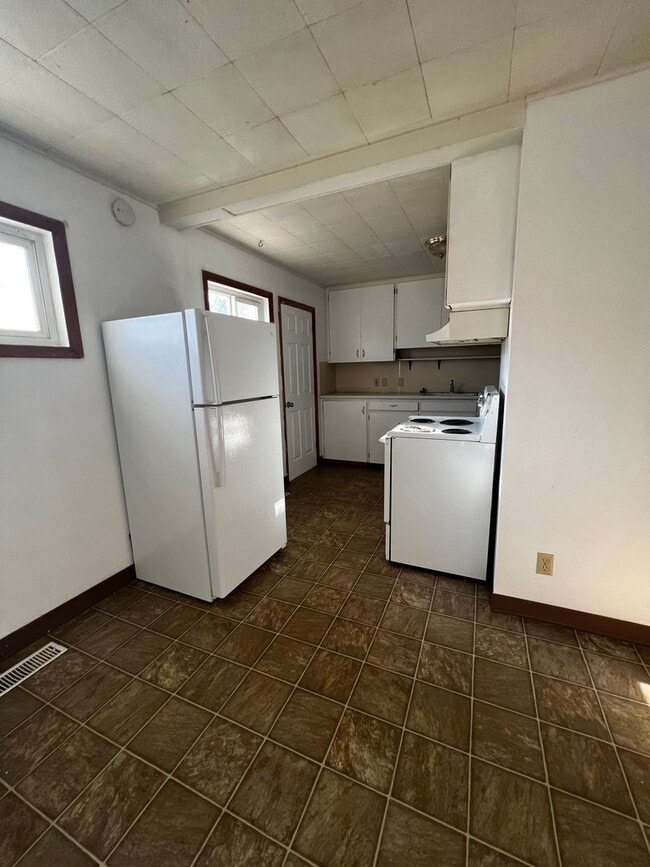property at 802-806 Queen Ave SE