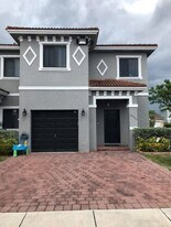 16303 SW 44th Terrace in Miami, FL - Building Photo