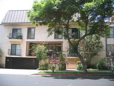 1827 Greenfield Ave in Los Angeles, CA - Foto de edificio