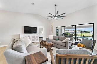 27 Bunker Terrace in Rotonda West, FL - Foto de edificio - Building Photo