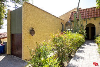 1735 N Dillon St in Los Angeles, CA - Building Photo - Building Photo