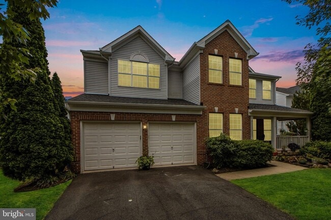 property at 115 Richard Dr SE