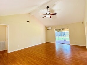 13447 Greenway Dr in Sugar Land, TX - Building Photo - Building Photo