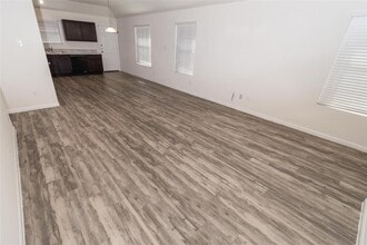 5807 Kyle Cove Dr in Katy, TX - Foto de edificio - Building Photo