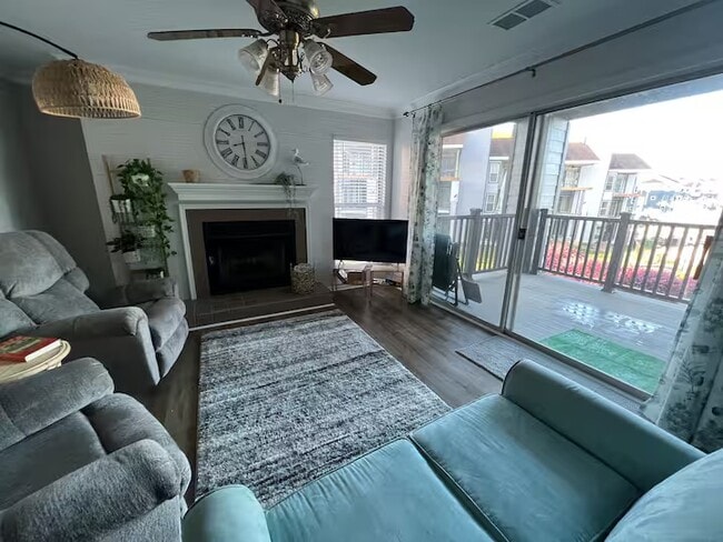 18857 Vineyard Point Ln, Unit Dockside in Cornelius, NC - Building Photo - Building Photo