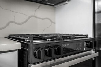 4558 1/2 Saturn St in Los Angeles, CA - Building Photo - Building Photo