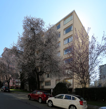 Centennial Court in Vancouver, BC - Building Photo - Building Photo