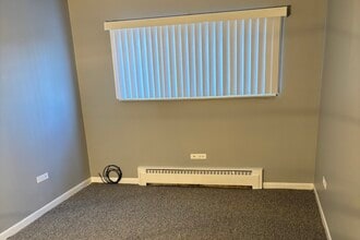 18361 Glen Oak Ave in Lansing, IL - Building Photo - Building Photo