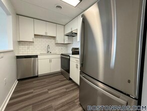 53 Hill Rd in Belmont, MA - Foto de edificio - Building Photo