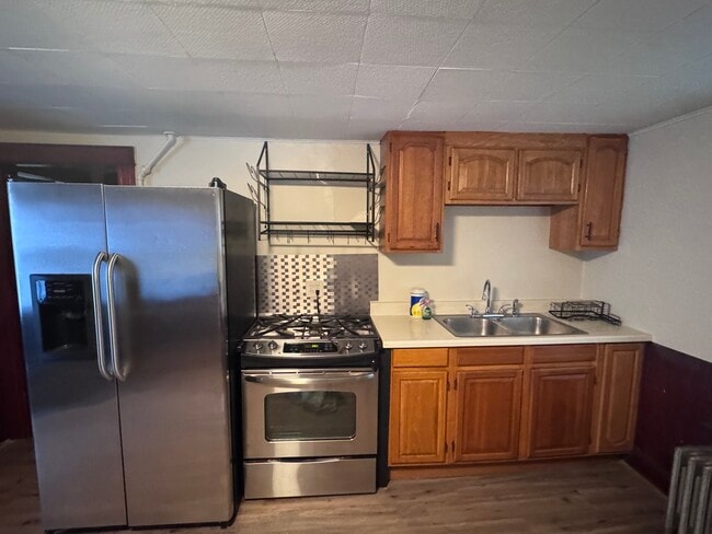 26 Pleasant St, Unit 1 in Fitchburg, MA - Building Photo - Building Photo