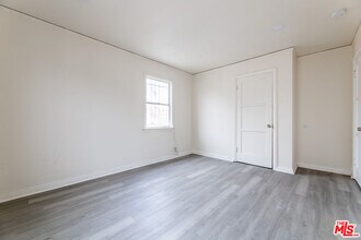 138 W 82nd St in Los Angeles, CA - Building Photo - Building Photo