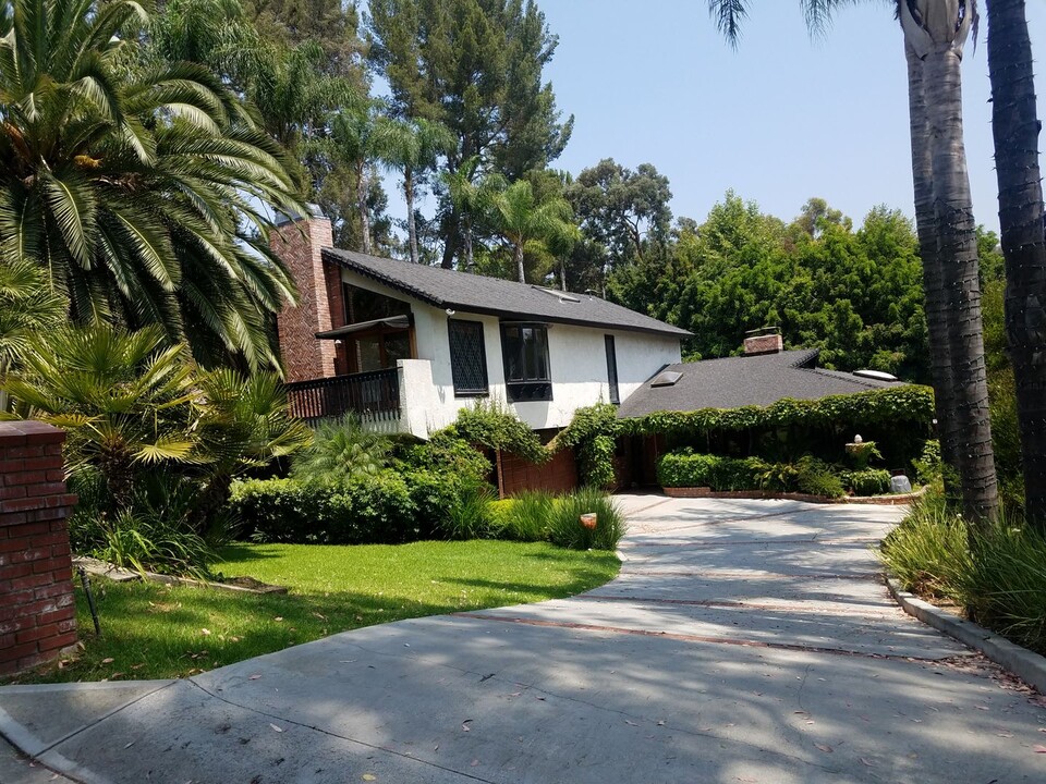 14205 Bronte Dr in Whittier, CA - Building Photo