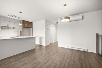 350 rue Angele-Chartrand, Unit 2b2b in Laval, QC - Building Photo - Building Photo