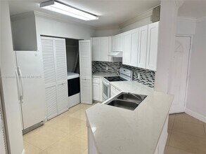 6292 NW 186th St in Hialeah, FL - Building Photo - Building Photo