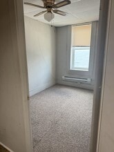 202 E 3rd St, Unit Apartment 1 in Maryville, MO - Building Photo - Building Photo