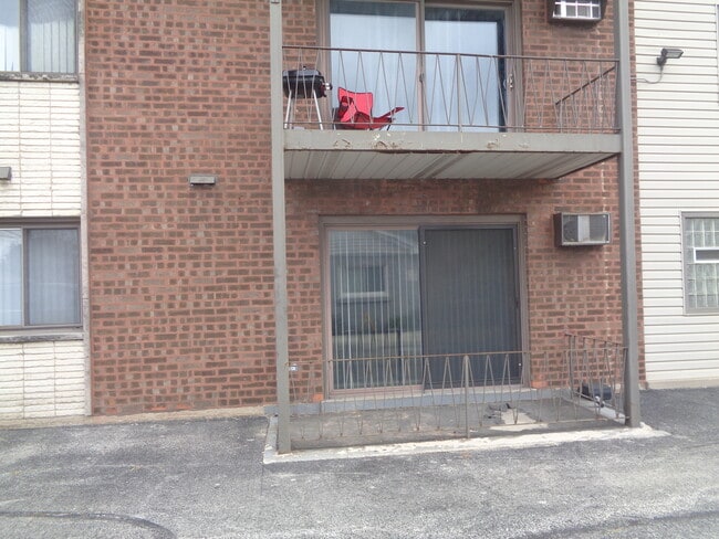 5724 W 111th St in Chicago Ridge, IL - Building Photo - Building Photo