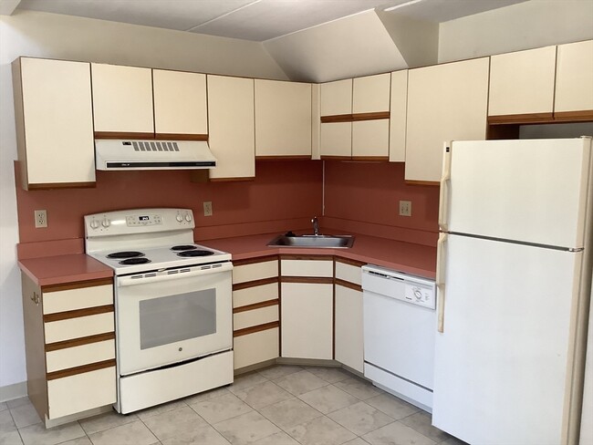 35 Cambridge Rd, Unit #402