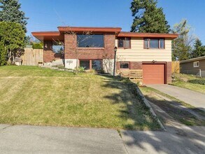 5606 N Sutherlin St in Spokane, WA - Building Photo - Building Photo