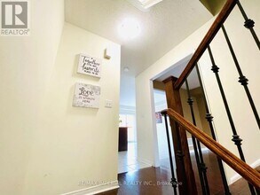 2178 Fiddlers Way in Oakville, ON - Building Photo - Building Photo