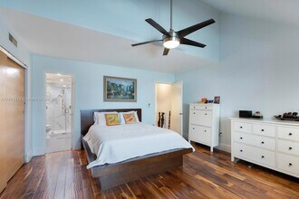 2977 McFarlane Rd, Unit PH2 in Miami, FL - Building Photo - Building Photo