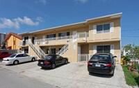 310 Jackson St in Hollywood, FL - Foto de edificio - Building Photo