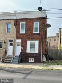 2348 Moore St photo'