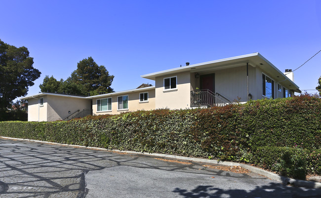 1217 Paloma Ave in Burlingame, CA - Foto de edificio - Building Photo