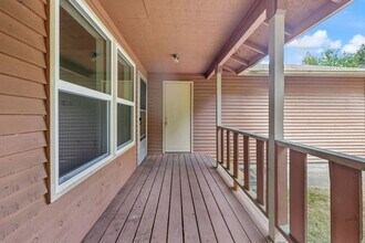 1203 Irving St SW in Olympia, WA - Building Photo - Building Photo