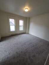 2002 57th St. (8 Unit) in Kenosha, WI - Foto de edificio - Interior Photo