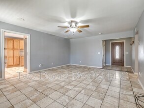 3900 Hiddleston Cir in Oklahoma City, OK - Building Photo - Building Photo