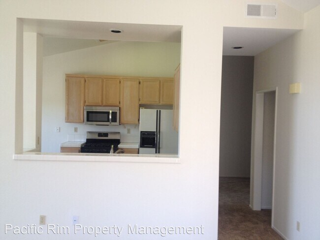 11320 Camino Playa Cancun-Unit -#3 in San Diego, CA - Building Photo - Building Photo