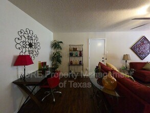 203 2nd St N in Pflugerville, TX - Building Photo - Building Photo