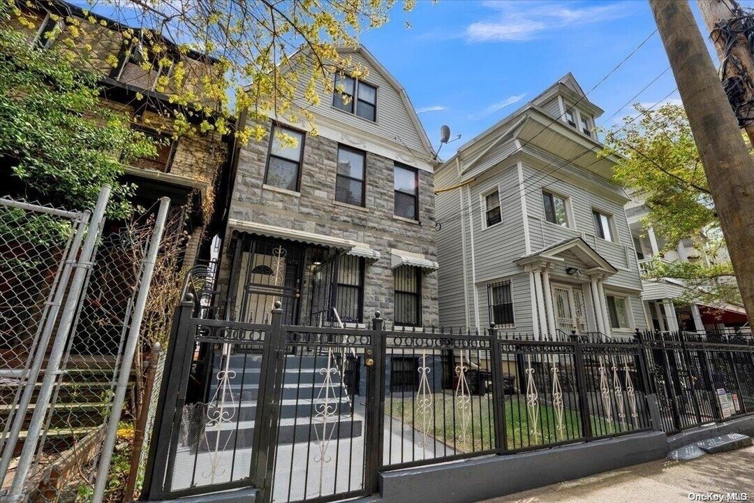 1698 Topping Ave-Unit -2 in Bronx, NY - Foto de edificio