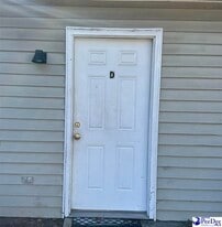 1017 E National Cemetery Rd in Florence, SC - Building Photo