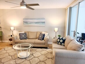 4530 Pinebrook Cir, Unit #102 in Bradenton, FL - Foto de edificio - Building Photo