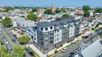 140 Avenue B in Bayonne, NJ - Building Photo