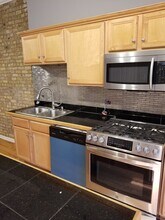 529 N Ashland Ave in Chicago, IL - Building Photo - Building Photo