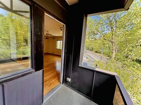 4005 Woodland Ave, Unit B in Philadelphia, PA - Building Photo
