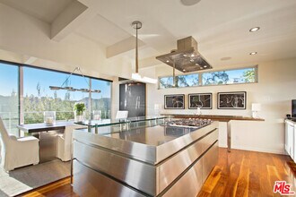 9416 Beverlycrest Dr in Beverly Hills, CA - Building Photo - Building Photo