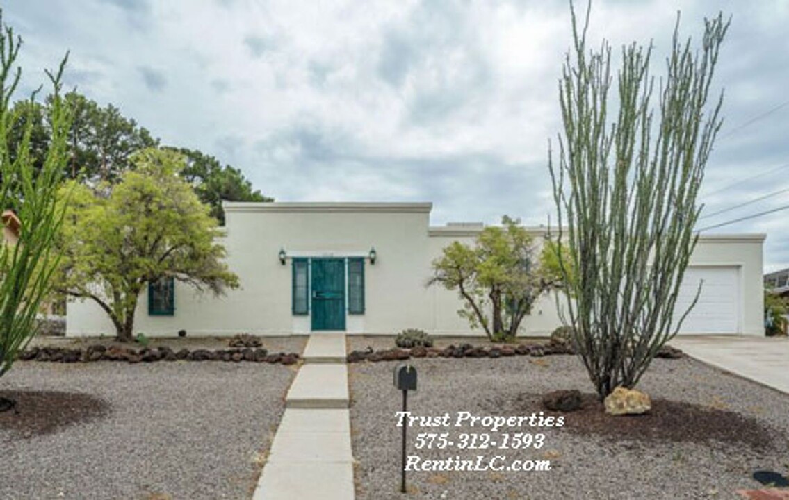 1812 Pomona Dr in Las Cruces, NM - Building Photo