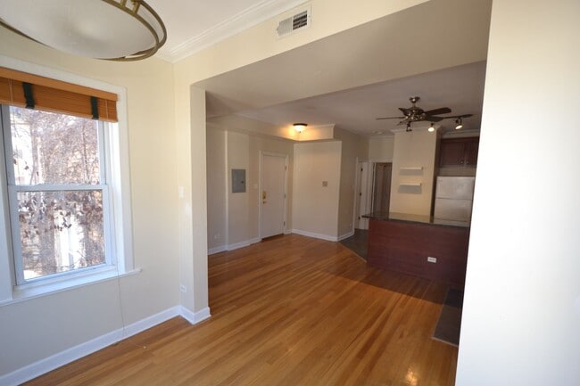 879 W Cornelia Ave in Chicago, IL - Building Photo - Building Photo